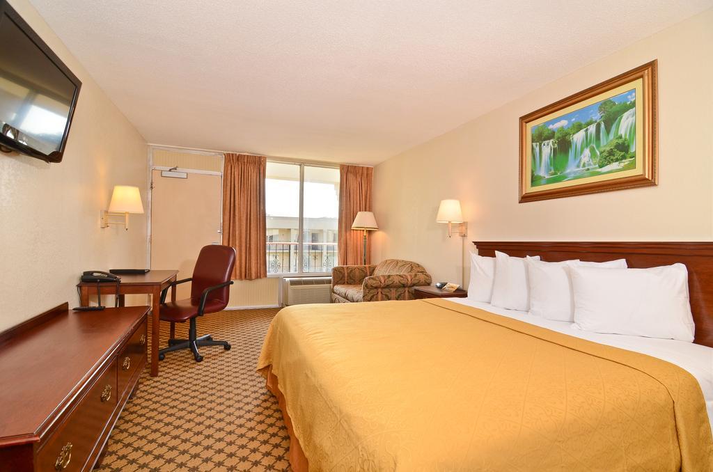 Stayapt Suites Alexandria-Fort Belvoir Oda fotoğraf