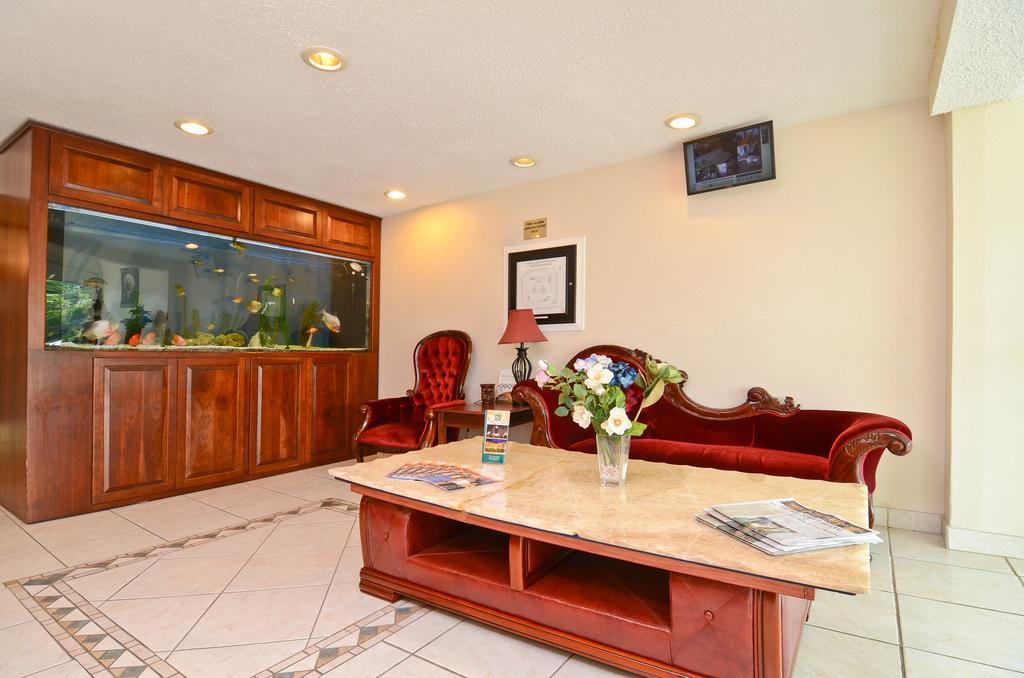 Stayapt Suites Alexandria-Fort Belvoir İç mekan fotoğraf